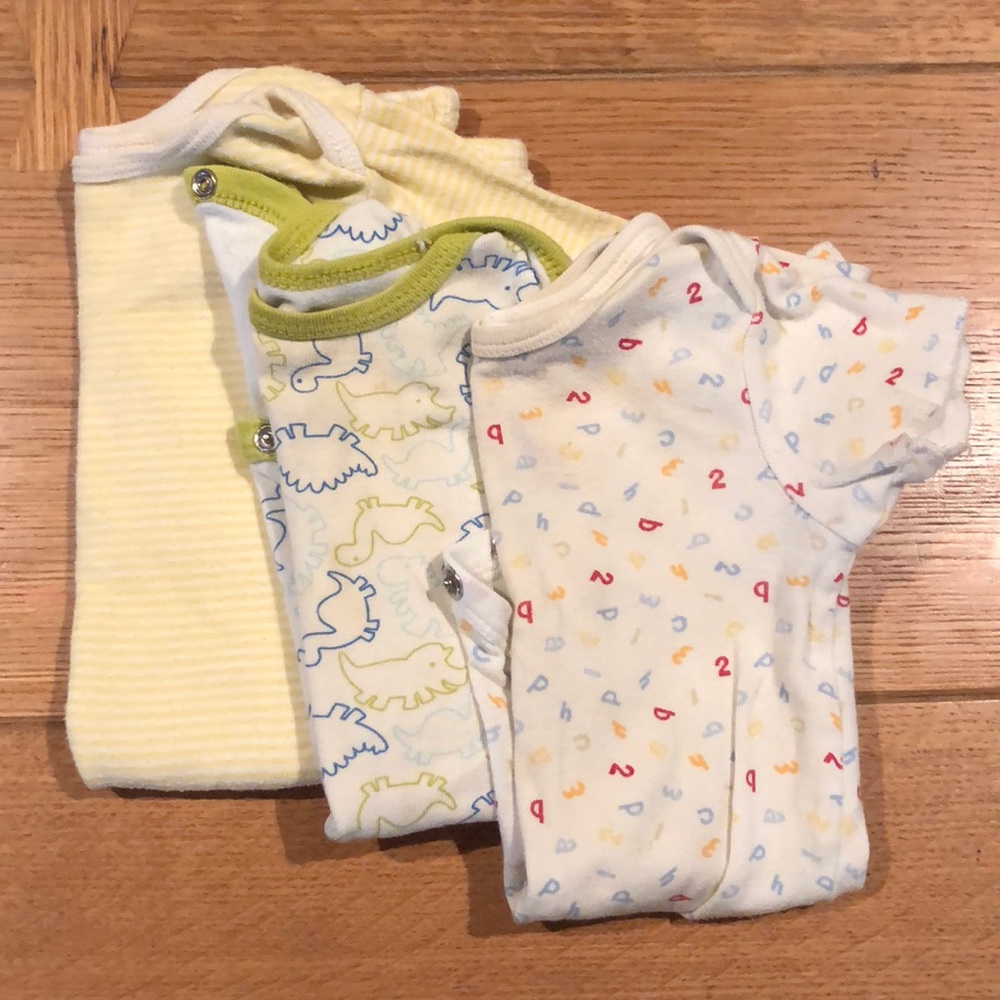 Set of three onesies